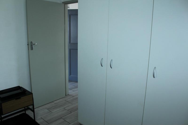 To Let 1 Bedroom Property for Rent in Oostersee Western Cape